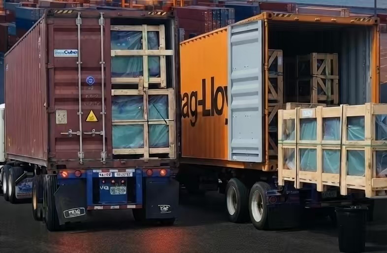 Auto glass containers and wholesale glass shipments